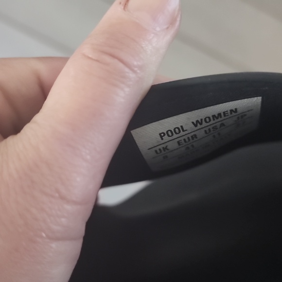 Balenciaga Logo rubber slides - Picture 6 of 6